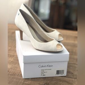 Calvin Klein Peep Toe Heels. Ivory Kasia w/Box. Women’s Sz-7.5. NWOT